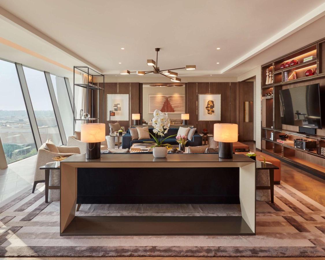 Grand Hyatt Kuwait Hotel Kuwait City ภายนอก รูปภาพ The living room of a Sky Residence