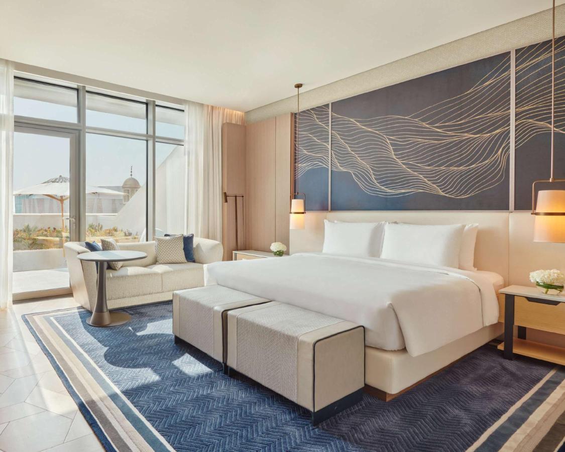 Grand Hyatt Kuwait Hotel Kuwait City ภายนอก รูปภาพ A bedroom at the hotel