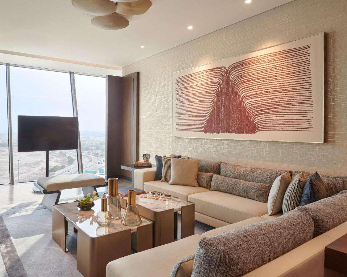 Grand Hyatt Kuwait Hotel Kuwait City ภายนอก รูปภาพ A living room at the Ritz-Carlton, DIFC