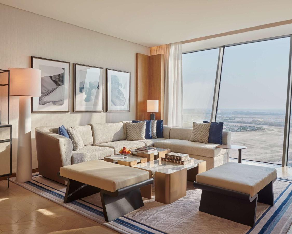 Grand Hyatt Kuwait Hotel Kuwait City ภายนอก รูปภาพ A living room at the Ritz-Carlton, DIFC