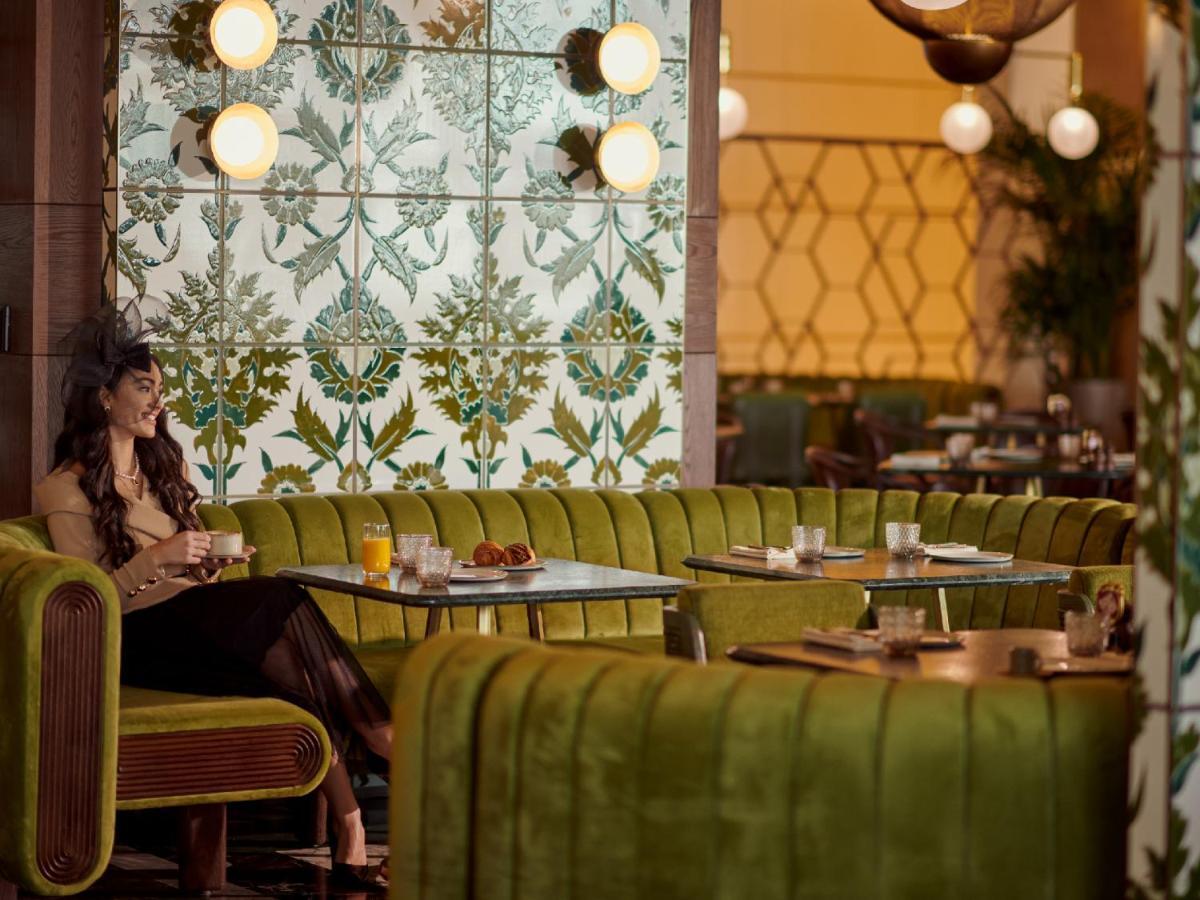 Grand Hyatt Kuwait Hotel Kuwait City ภายนอก รูปภาพ The interior of the restaurant