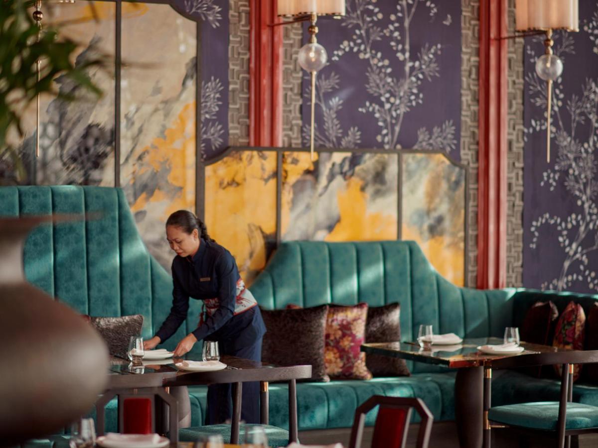 Grand Hyatt Kuwait Hotel Kuwait City ภายนอก รูปภาพ Interior of the restaurant